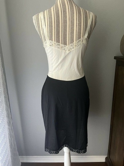 VTG Black White Dupont Nylon Lace Van Raalte Full Slip 34A Small - Picture 4 of 6